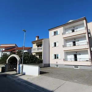 Elida Appartamento Rovigno